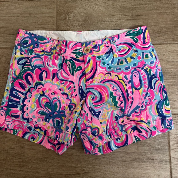 Lily Pulitzer Vibrant Pink Patterned Women's Shorts - Picture 1 of 7